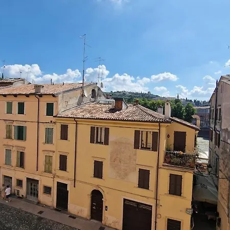 Bilocale Fronte Teatro Romano, 8' Arena, 4' Casa Di Giulietta Daire Verona